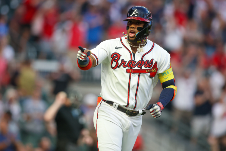 Ronald Acuña Jr. sacudió su octavo bambinazo de la temporada