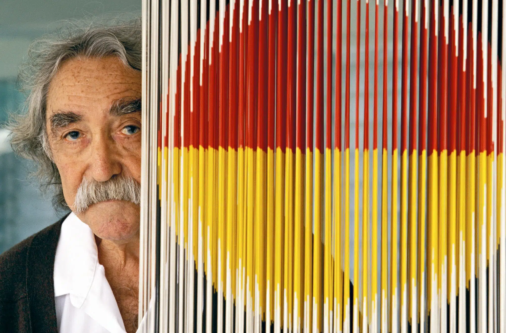 Jesús Soto: A más de cien años de su nacimiento, su arte en movimiento interactúa con el espectador