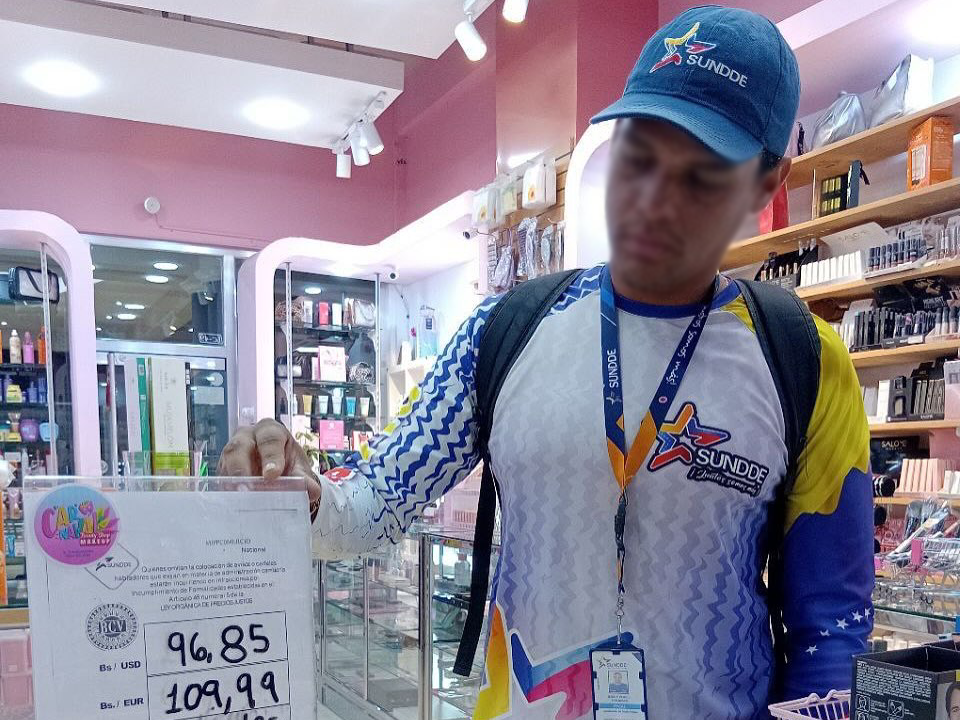 Sundde fiscaliza comercios para garantizar cobros a tasa oficial del BCV en el país