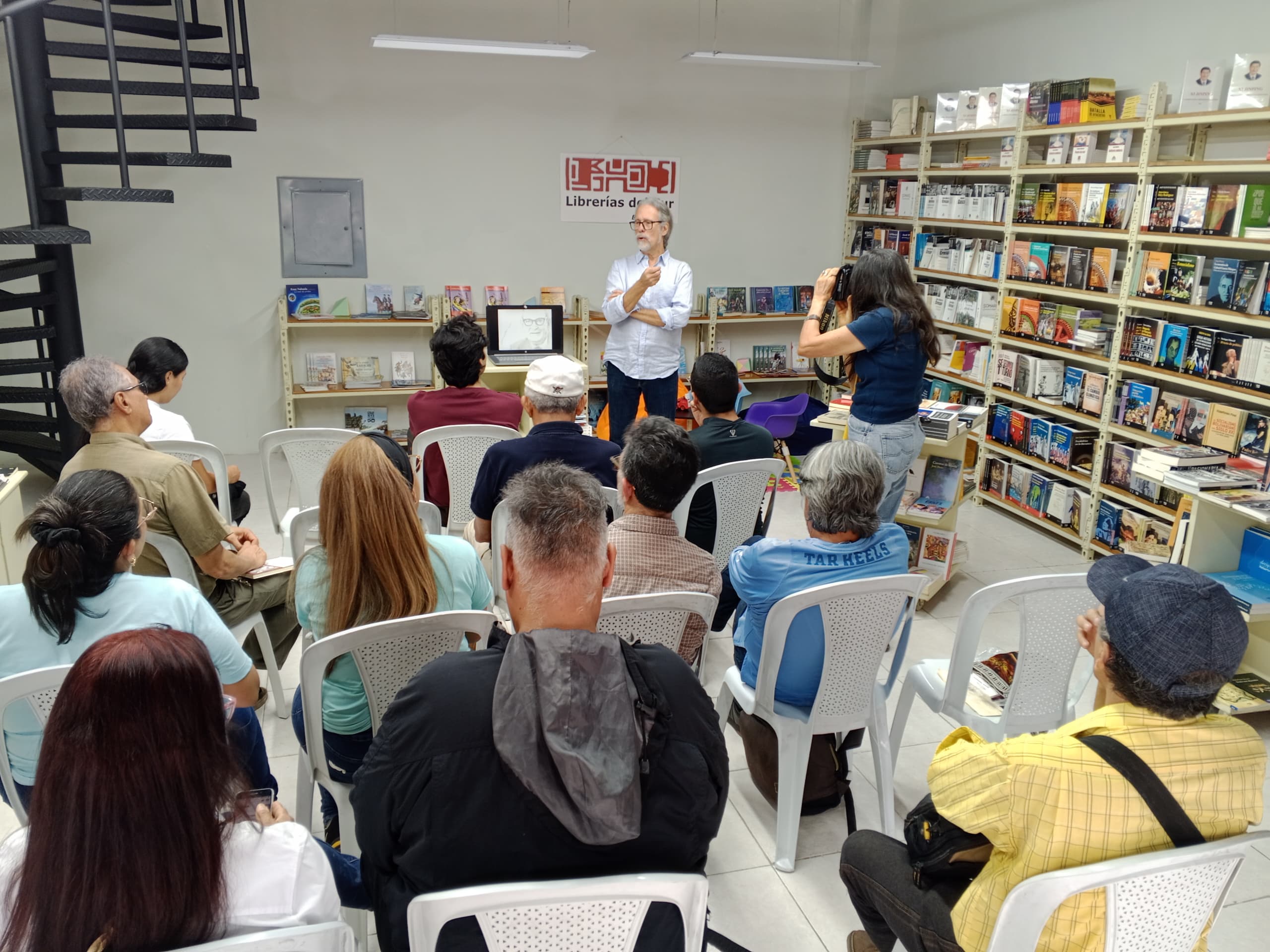 Dictan charla sobre el Nacionalismo Musical del maestro de la guitarra Antonio Lauro en Maracaibo