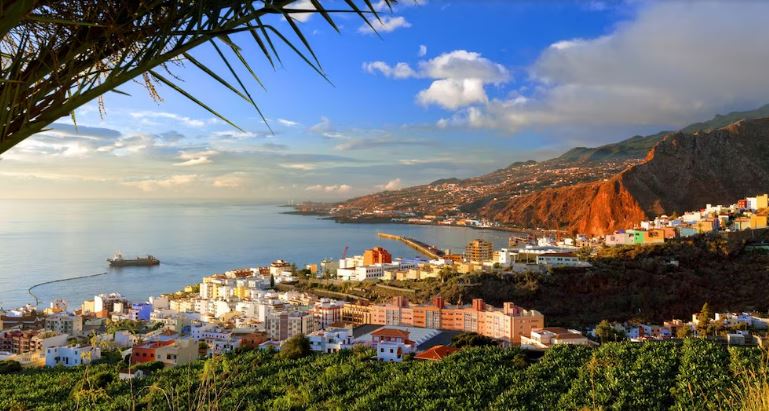 Apagón en La Palma dejó sin luz a más de 50.000 personas: Autoridades trabajan para reponer el suministro