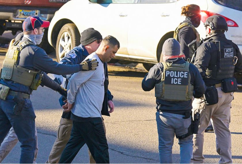 El ICE hizo la redada más grande en la historia de EEUU y arrestó a mil 416 personas: Tenían antecedentes penales y órdenes de expulsión