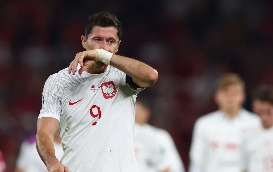 Lewandowski renuncia de la selección polaca por diferencias con el entrenador