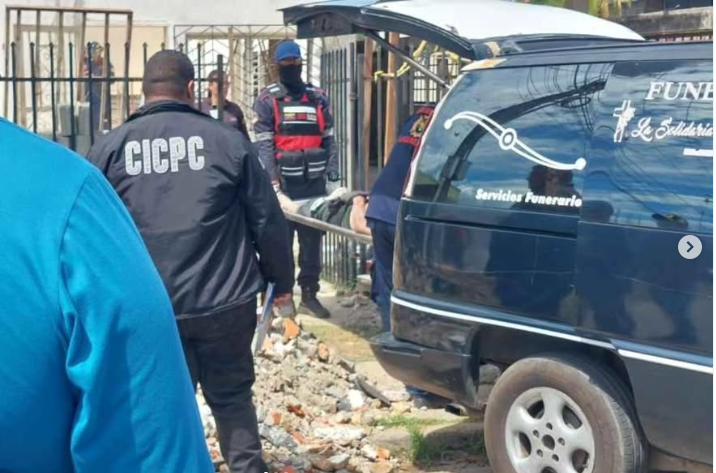 Muere obrero al caerle la pared de una vivienda en Lagunillas