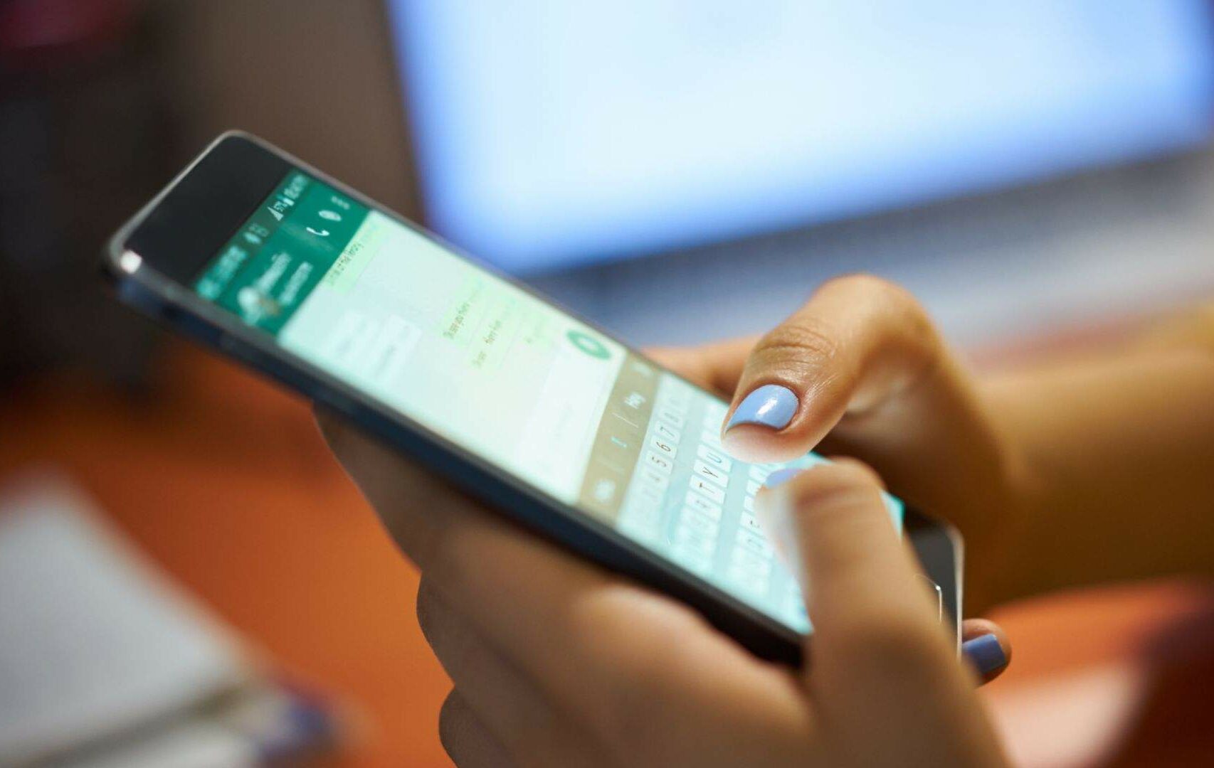 El brollo por Whatsapp mantiene al zuliano ‘conectao’