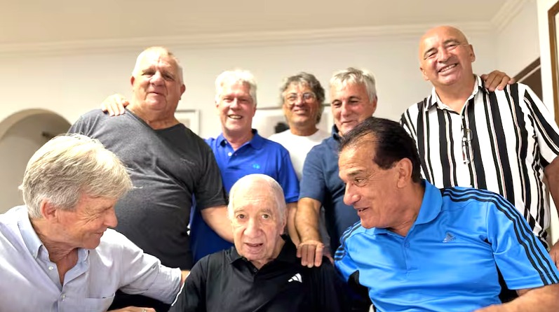 Carlos Bilardo se encuentra delicado de salud, según su entorno cercano