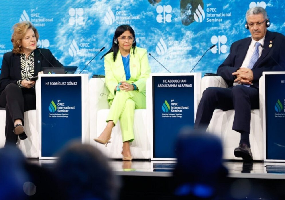 Vicepresidenta Delcy Rodríguez enfatizó que la guerra económica contra Venezuela busca restar competitividad