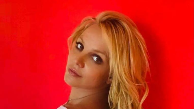 Britney Spears anunció que adoptó a una bebé llamada Lennon London Spears