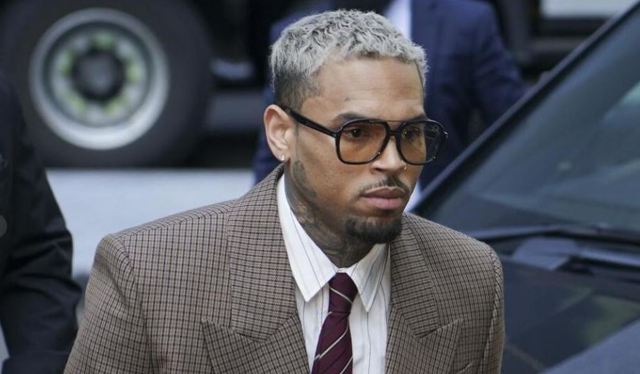 Chris Brown se declara inocente de dos cargos más por agresión en discoteca de Londres