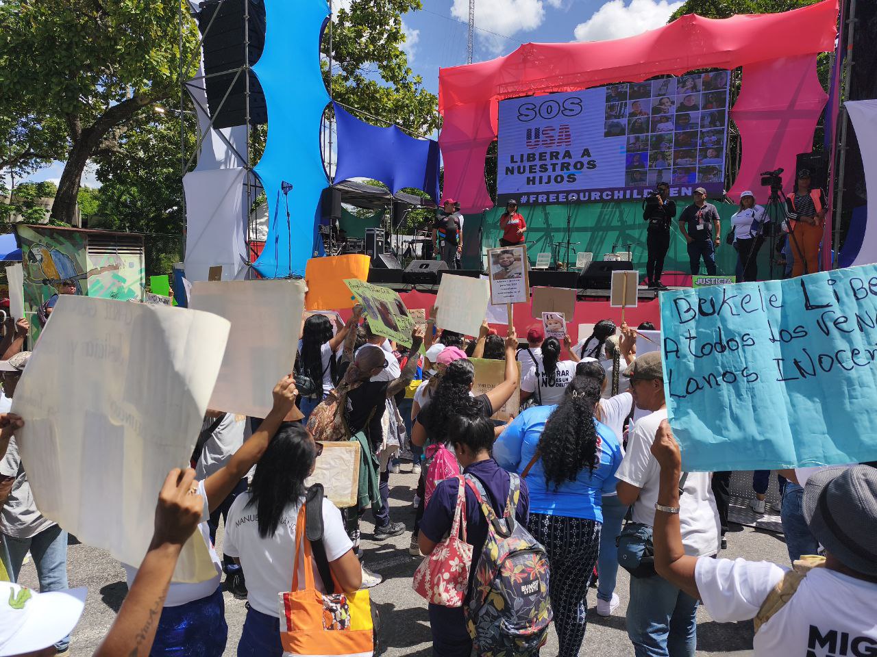 Movilización en Caracas exige liberación de niños venezolanos presuntamente retenidos en EEUU