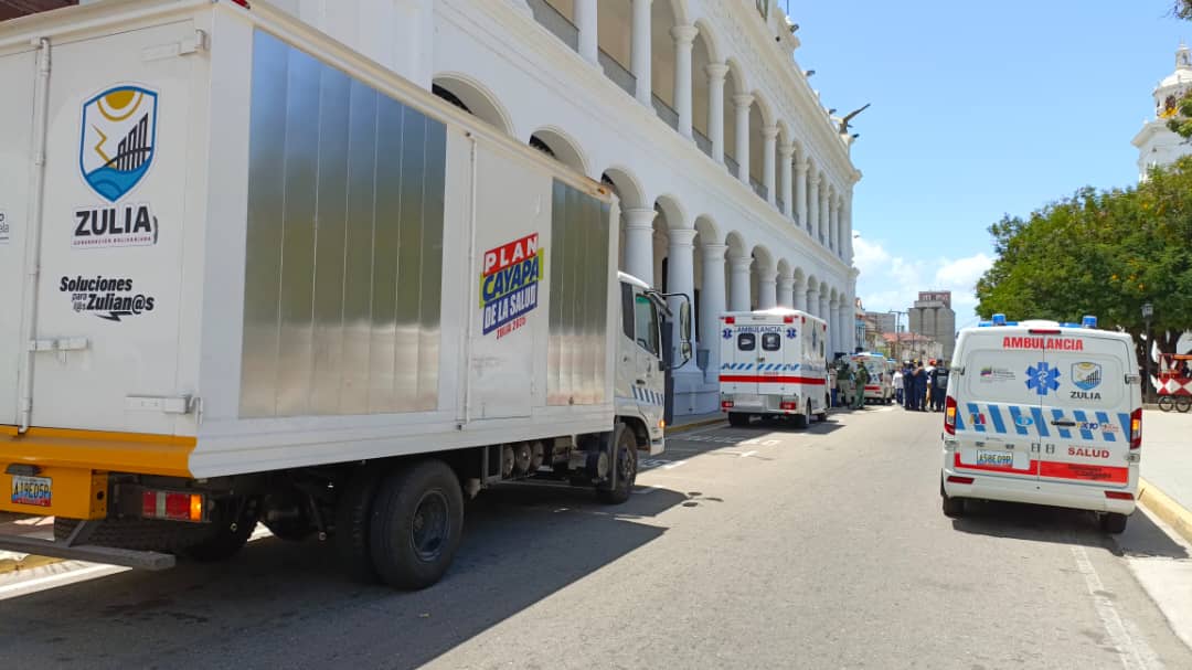 Gobernador Luis Caldera entrega nueve ambulancias para el sistema hospitalario del estado Zulia
