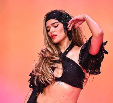Karol G y Feid amor con temblor en Formentera