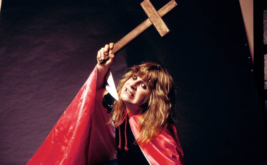 “Del caos al culto: cómo Ozzy Osbourne se convirtió en ícono global”