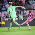 Messi firma otro doblete y guía al Inter Miami a su quinta victoria consecutiva en la MLS