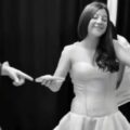 Patricia Schwarzgruber se conmueve al ver a su hija Sophia con el vestido de quinceañera