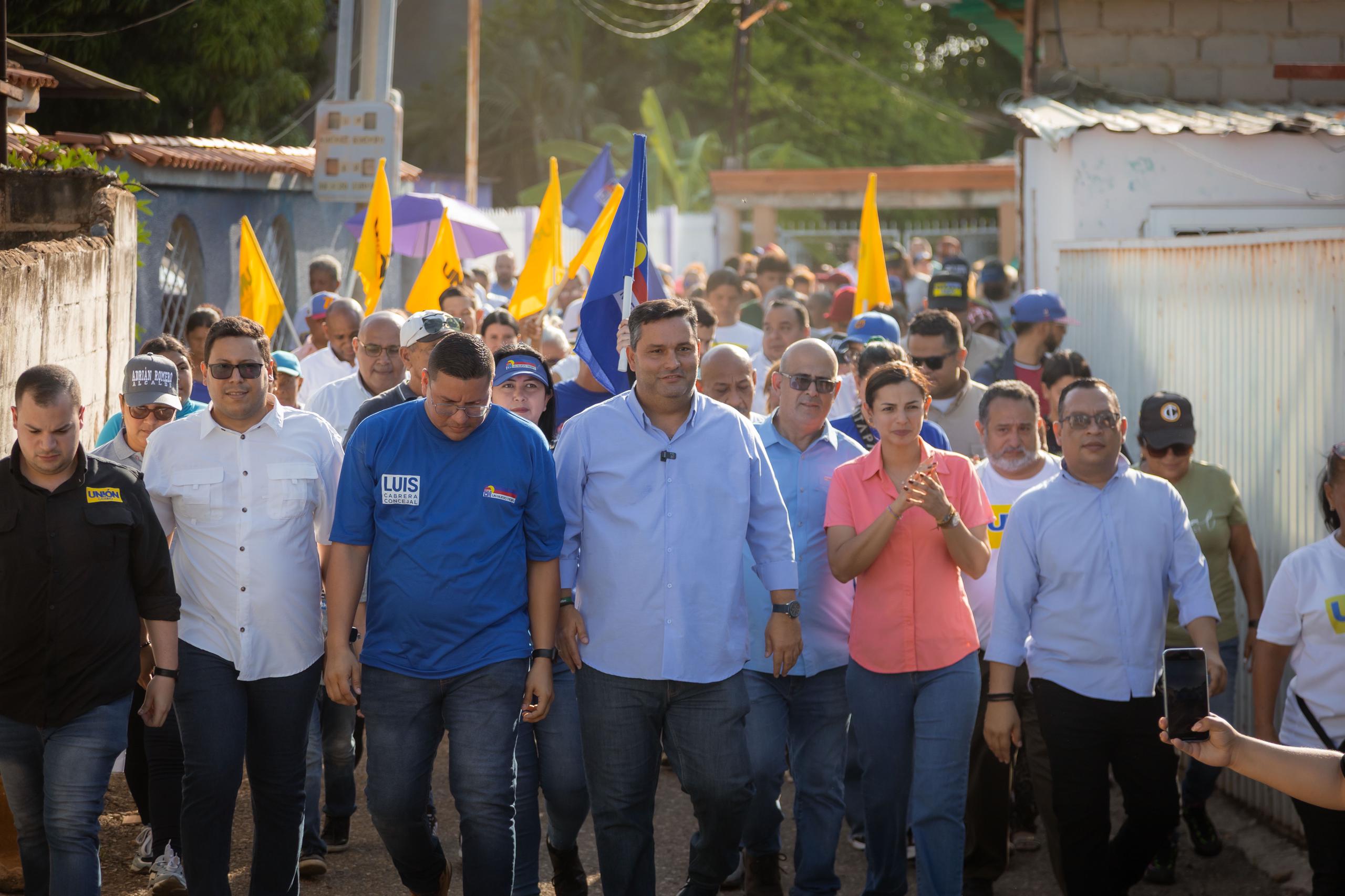 “Claro que voy a votar”: Marabinos respaldan candidatura de Adrián Romero Martínez