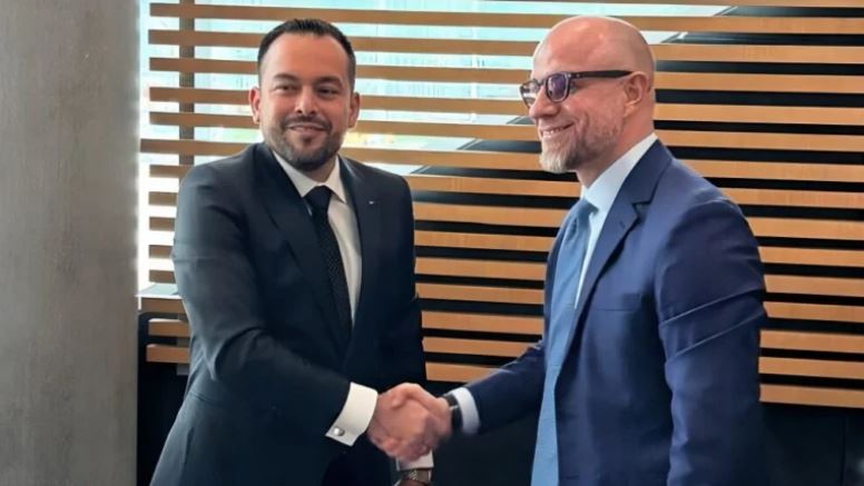 Colombia y Venezuela firman acuerdo para intercambiar información en busca de comprar empresa Monómeros, según Reuters