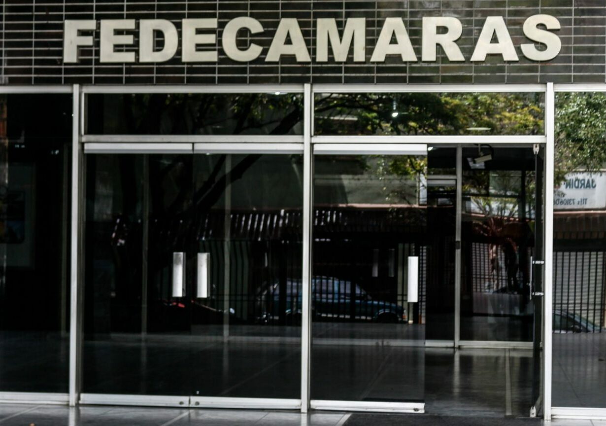 Ampliar la base tributaria para disminuir la carga fiscal a empresarios: Propone Fedecámaras