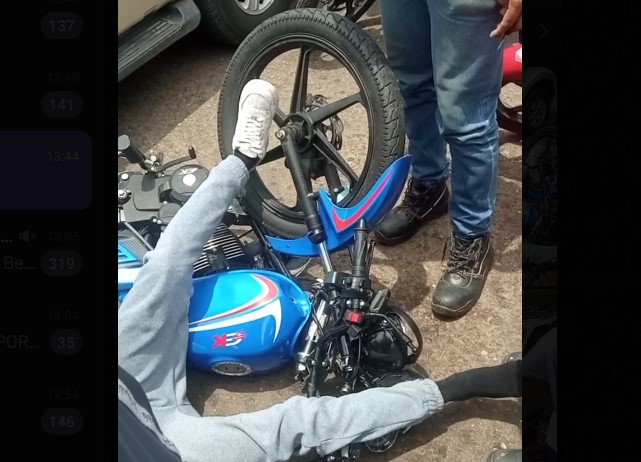 Choque entre moto y camioneta dejó un herido en la Av. Universidad en Maracaibo