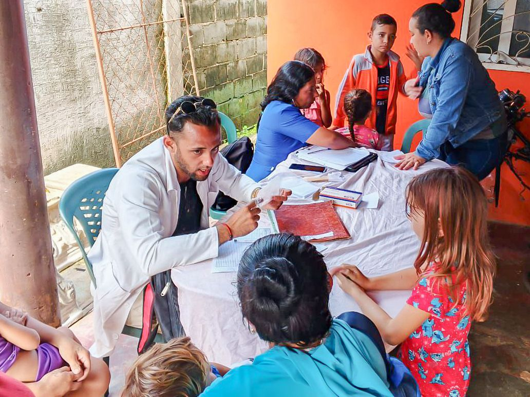 Autoridades atienden mil 800 familias de Barranquitas afectadas por las lluvias