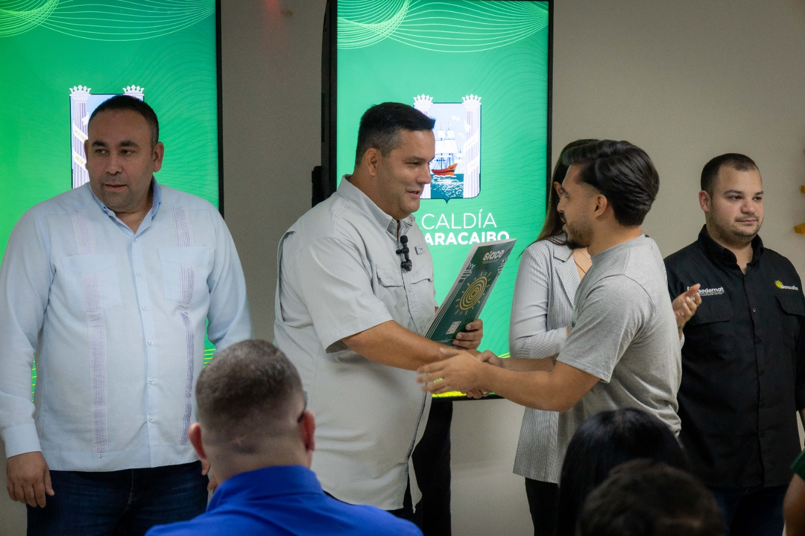 Alcaldía otorga 85 nuevas licencias de Actividades Económicas a emprendedores