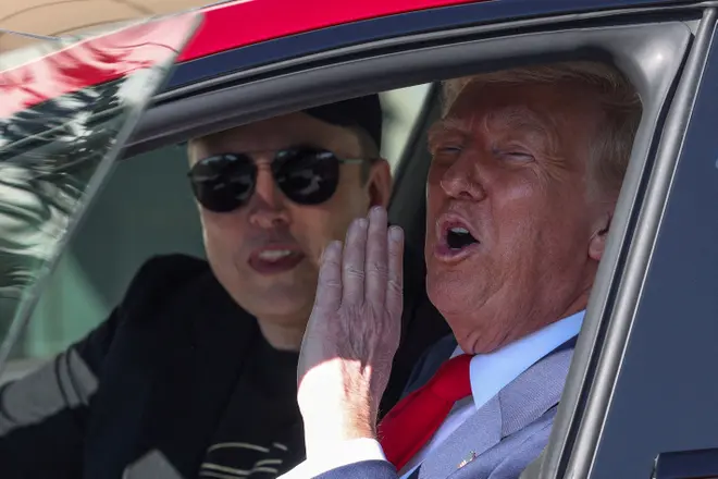 Trump evalúa deportar a Musk de EEUU: 