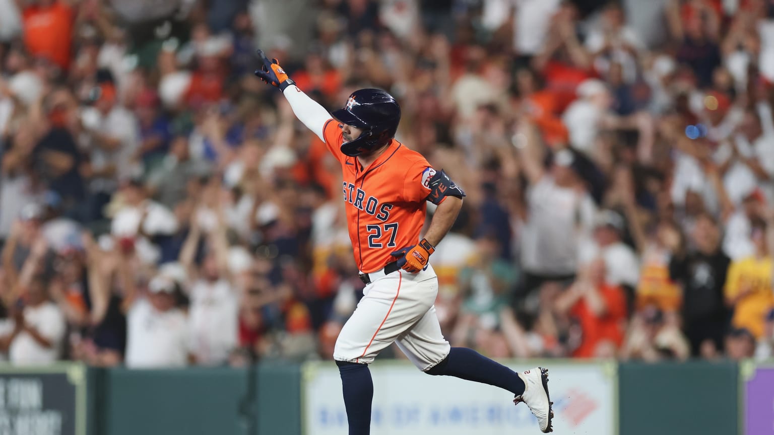 José Altuve llegó a los 17 jonrones y sigue escalando en la historia de la MLB