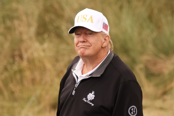 Trump inaugura su nuevo campo de golf en Escocia