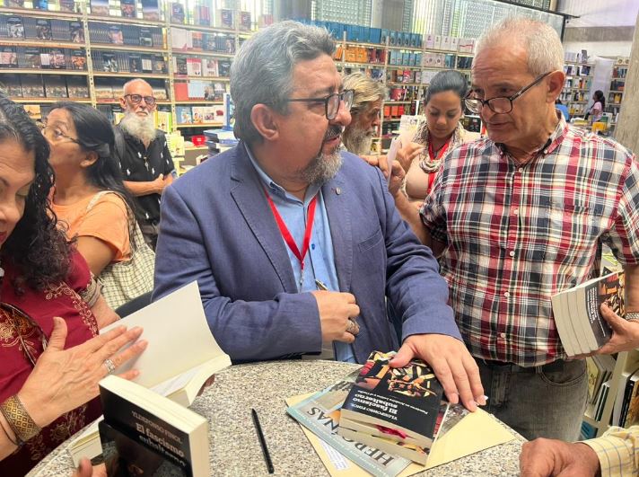 Ydelfonso Finol presentó su libro: El Fascismo subalterno