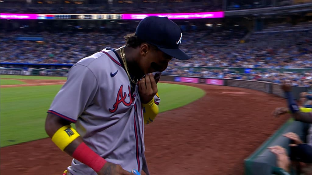 Ronald Acuña Jr. presenta distensión entre el tendón y la pantorrilla