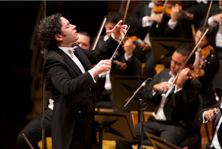 Cancelaron conciertos de Gustavo Dudamel con la Orquesta Sinfónica Simón Bolívar en Los Ángeles por complicaciones de viaje