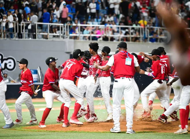 Venezuela cae ante República Dominicana en duelo por el liderato de la Serie del Caribe Kids 2025