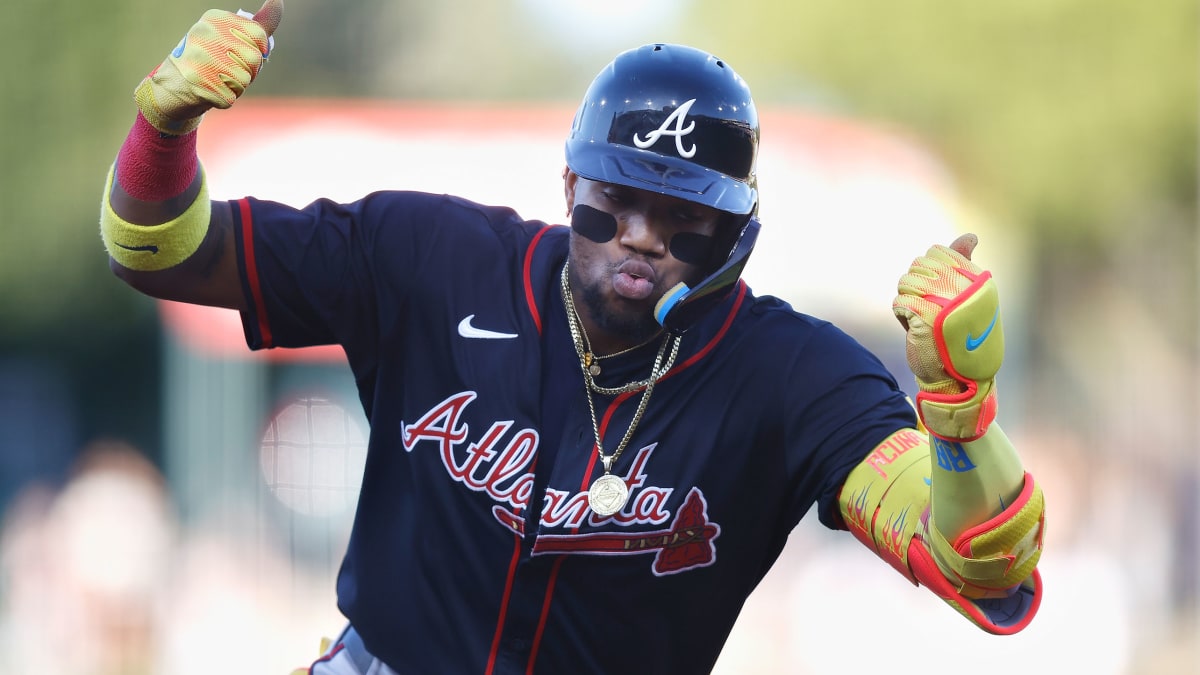 Ronald Acuña Jr. despachó dos vuelacercas en victoria de Bravos