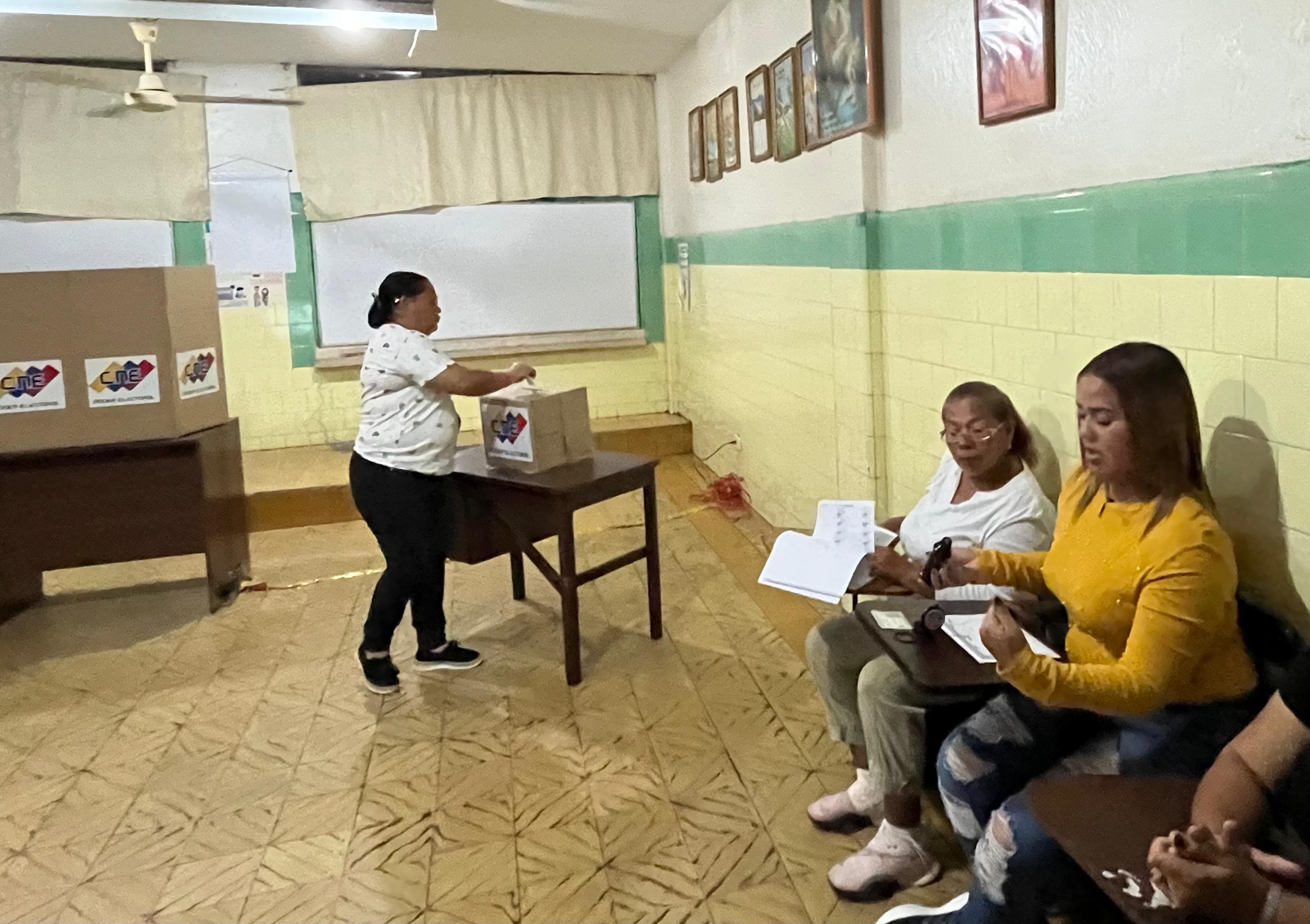 Sin contratiempos se realizan elecciones municipales en el país