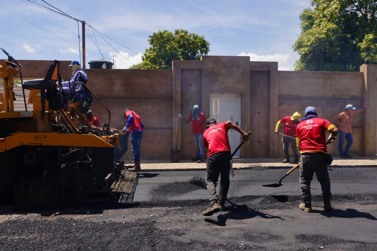 Gobernador Caldera inicia la semana con atención a los servicios públicos: Asfaltado, gasificación y colector