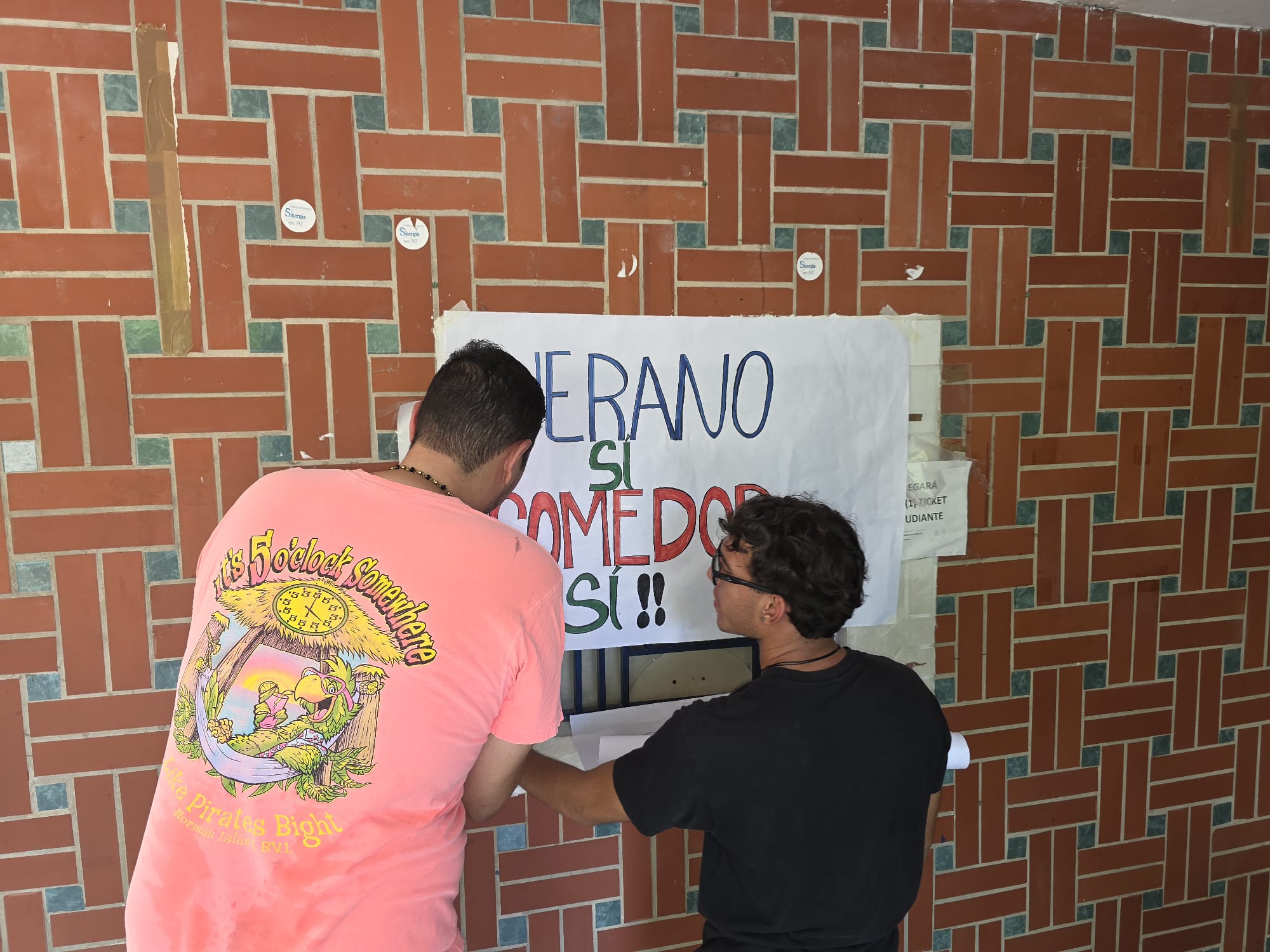 Estudiantes de LUZ claman por la apertura del comedor en clases de verano