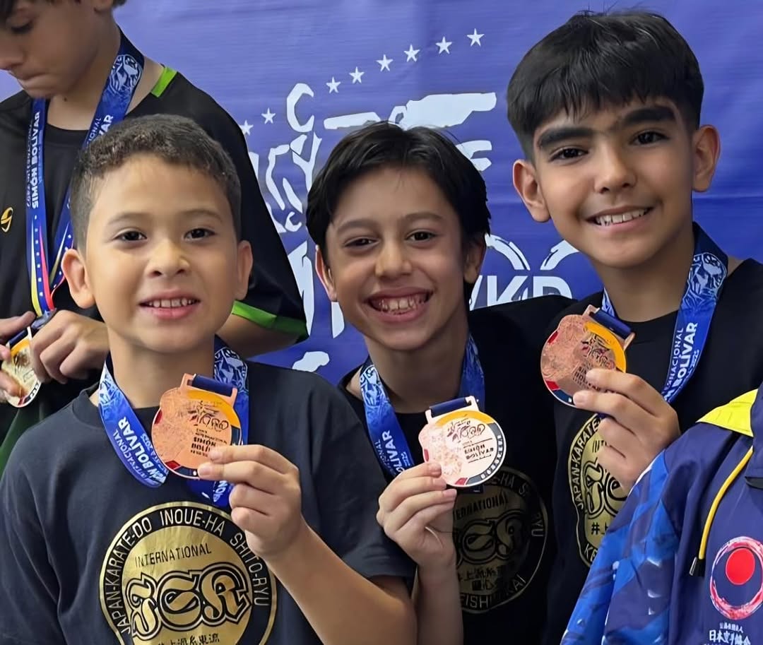 Dojo Tenshikan destaca en la Copa Internacional Simón Bolívar 2025 con nueve medallas para el Zulia