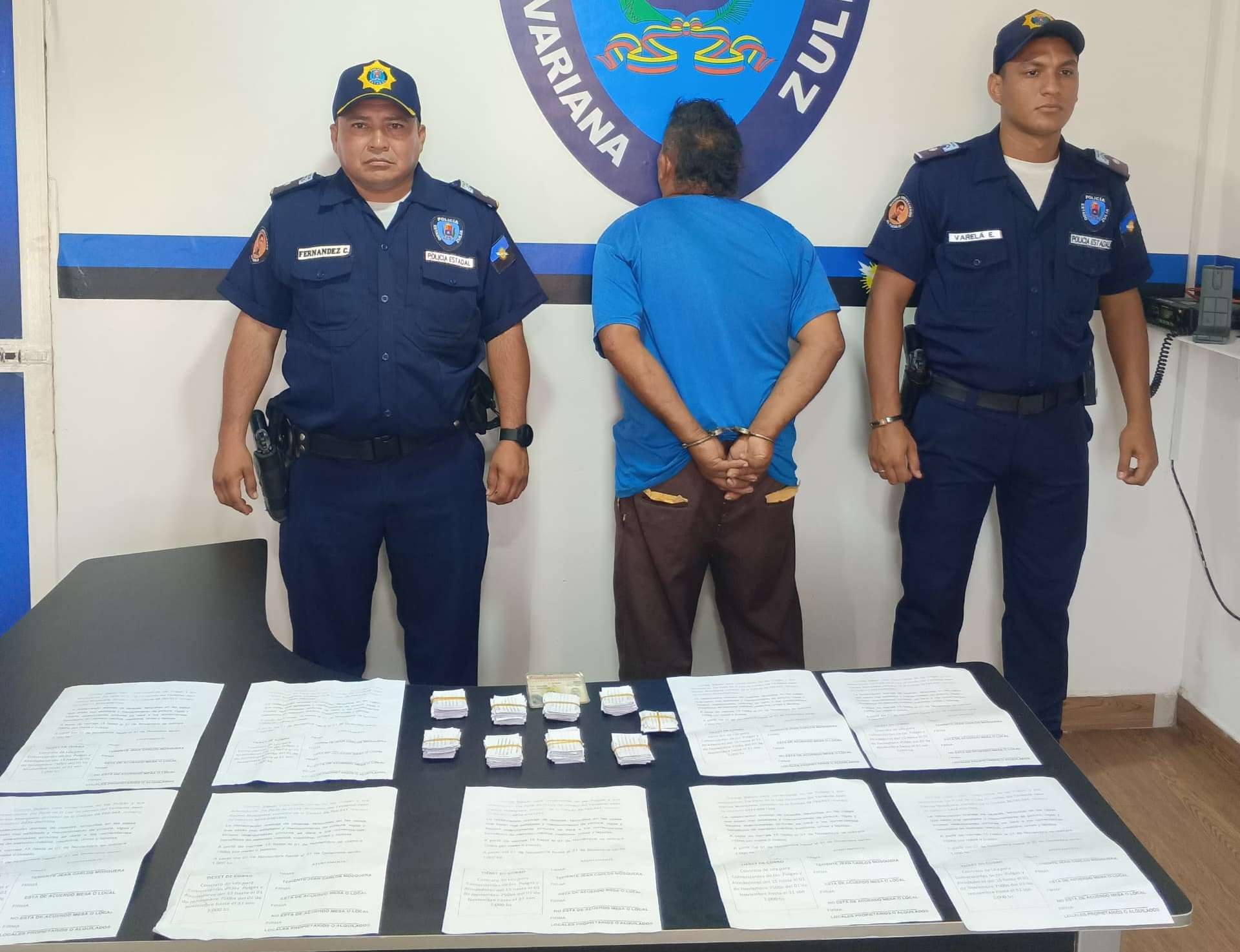 Capturado impostor que simulaba ser un efectivo militar para extorsionar a comerciantes en Las Pulgas: Repartía panfletos con su 