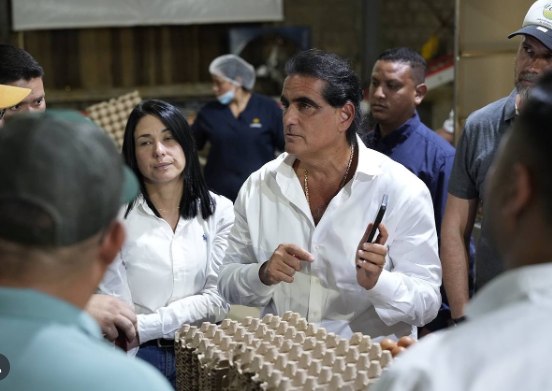 Ministro Alex Saab de nuevo visita al Zulia para evaluar la producción regional