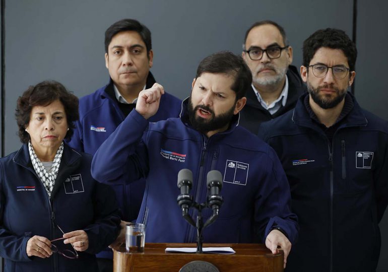 Presidente de Chile admite que no se ha podido contactar aún con los mineros: A 48 horas del derrumbe