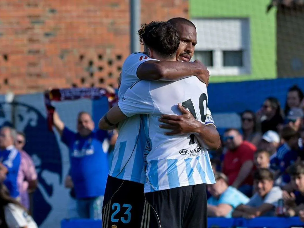 Salomón Rondón estrena como goleador en triunfo de pretemporada del Real Oviedo