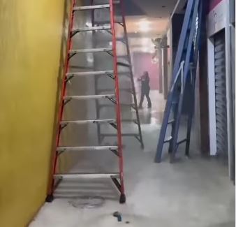 Gran Bazar se inundó y sufrió daños en su estructura tras fuerte aguacero