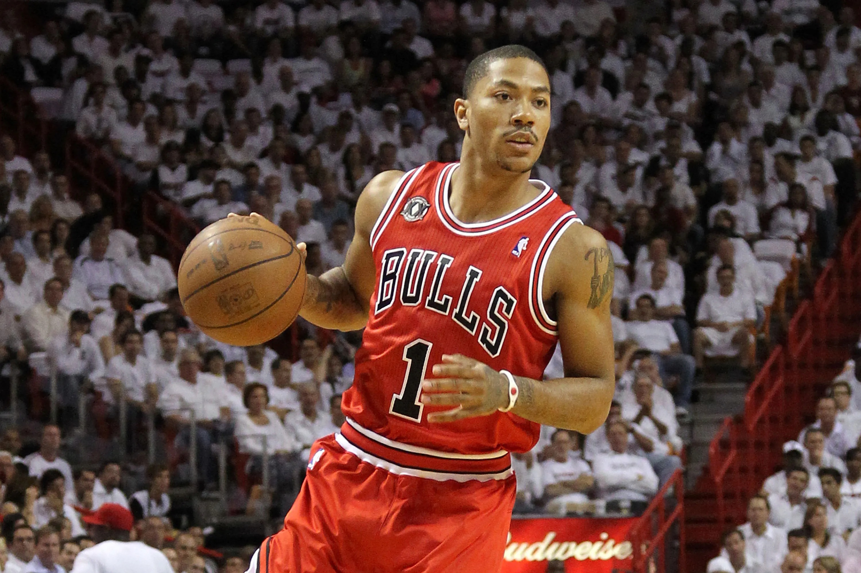 Derrick Rose tendrá su camiseta retirada por los Chicago Bulls