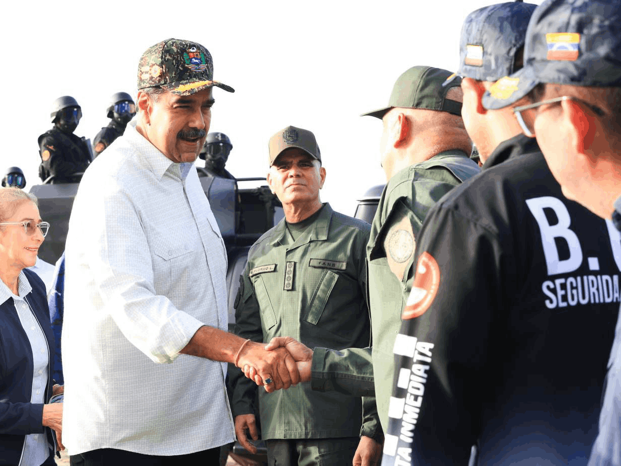 Presidente Maduro otorga ascensos a oficiales superiores de la FANB en La Guaira