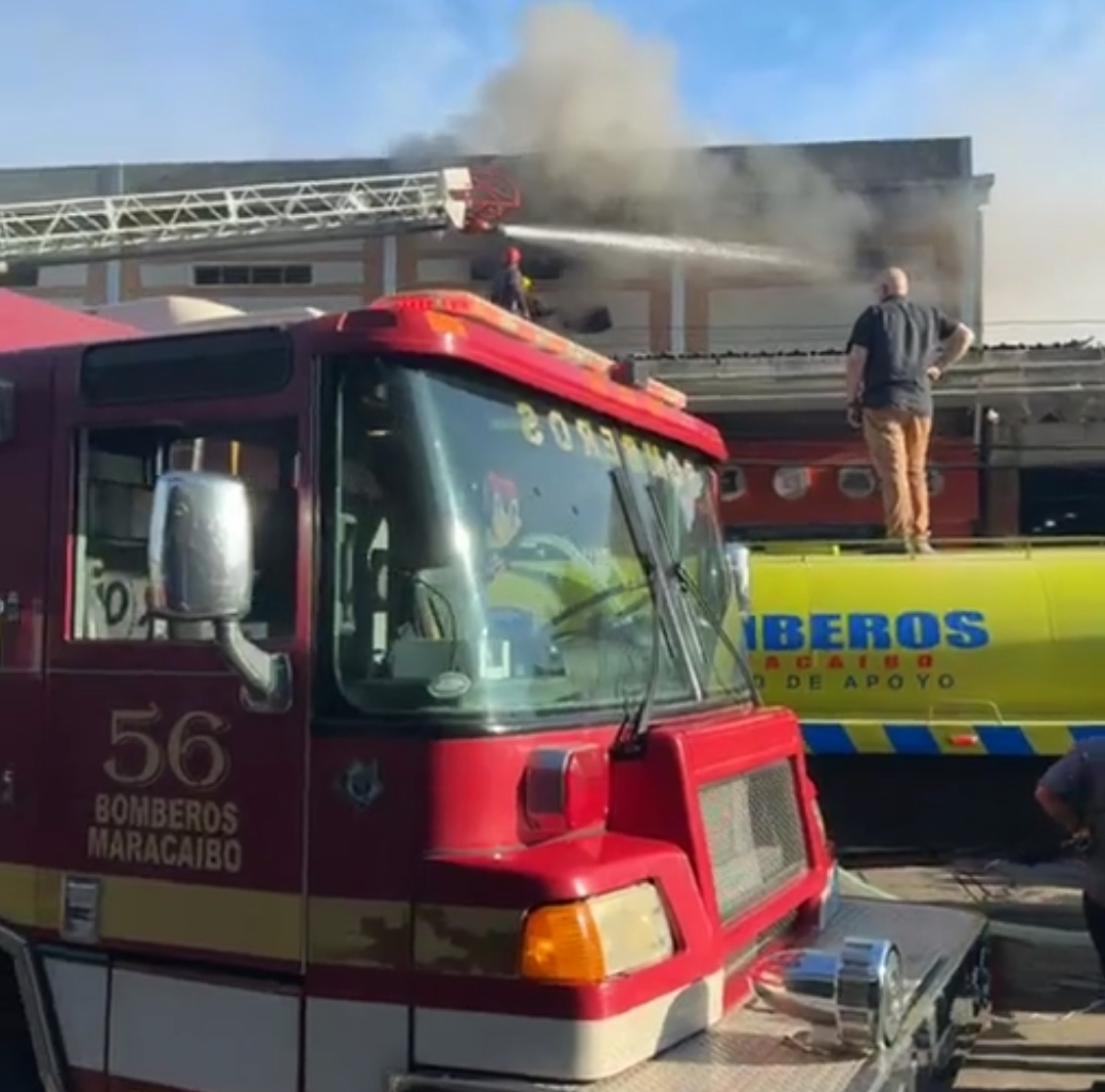 Más de 400 funcionarios actuaron para controlar el incendio en el local de Las Playitas