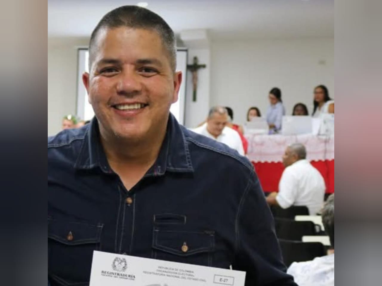 Asesinan a tiros al secretario municipal de Pradera mientras veía el partido de fútbol entre Colombia y Venezuela en una plaza