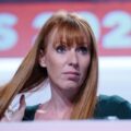 Viceprimera ministra británica renunció por no pagar impuestos