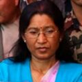 Esposa del ex primer ministro nepalí que se dio por muerta tras ser quemada, sigue con vida
