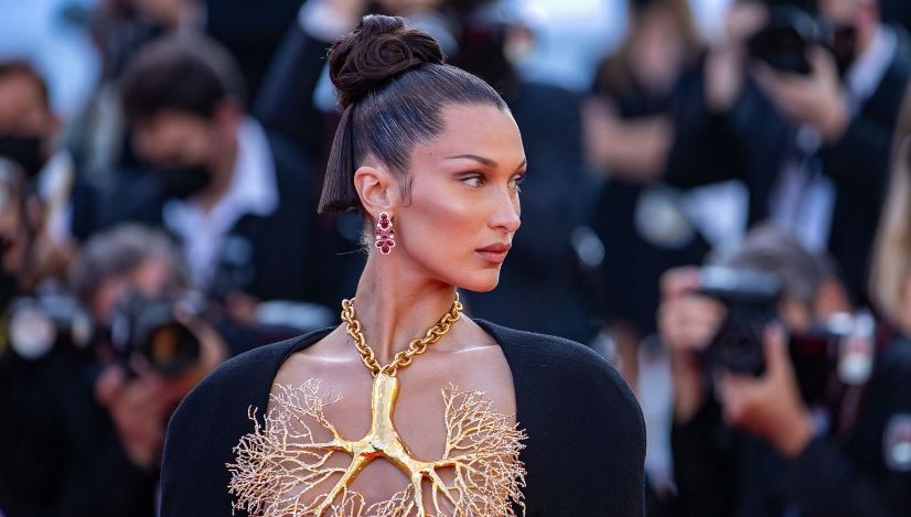 La supermodelo Bella Hadid aparece desde un hospital donde «lucha en silencio» contra la enfermedad de Lyme