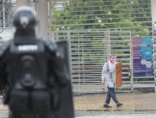 Explosión en la Universidad Nacional de Colombia deja un herido y obliga la evacuación inmediata de la institución
